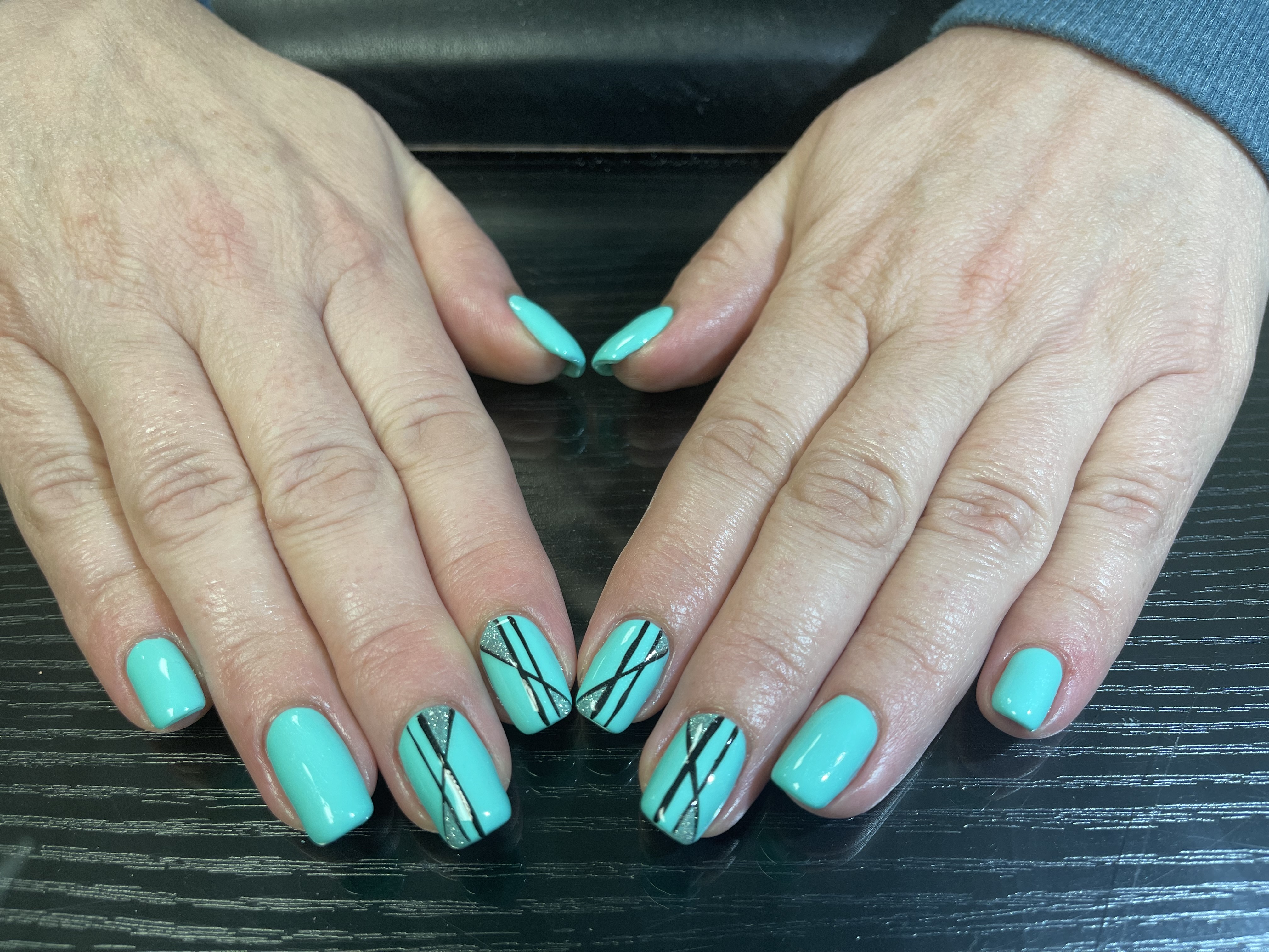 GEL MANICURE WITH DESIGN