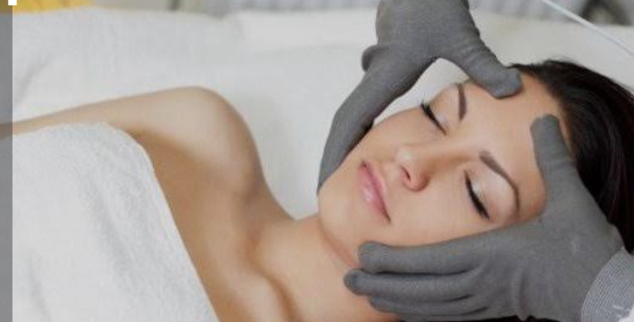 Microcurrent Lift Facial