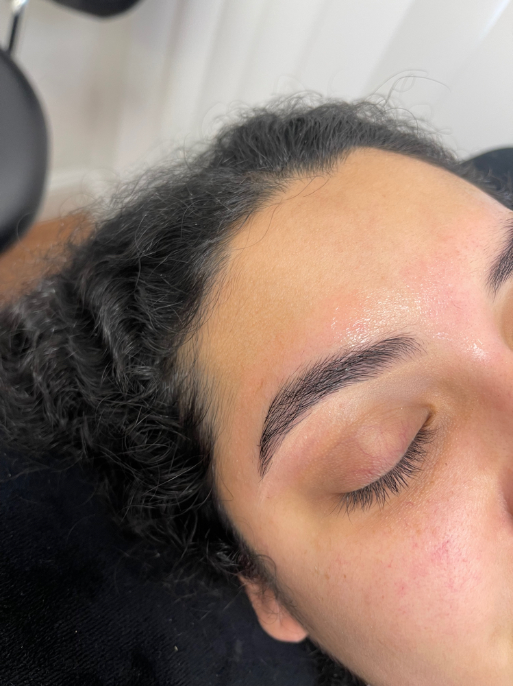 Brow Wax And Sculpt at Lili's Beauty in revere, MA