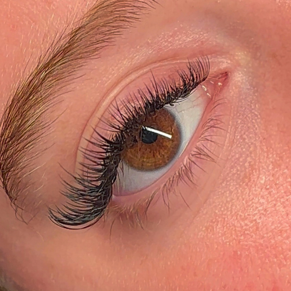Hybrid Full Set at sophiaskinspa in Bowling Green, KY