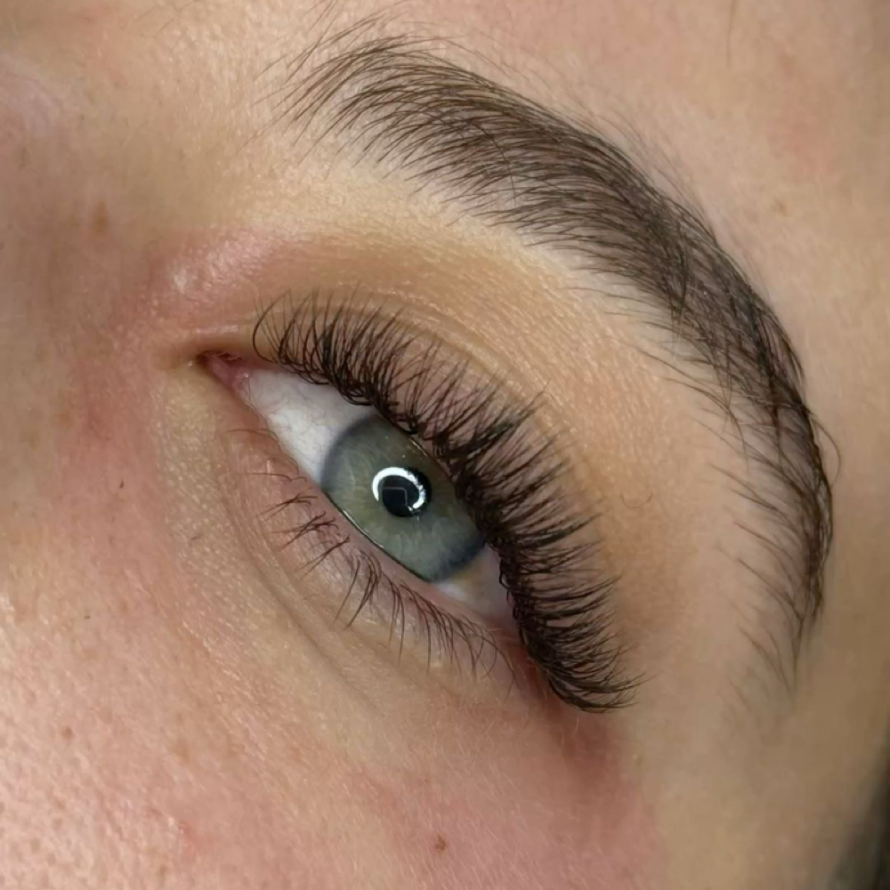 Hybrid Lashed Out Set at Lashed Out + Beauty in Whitney, TX