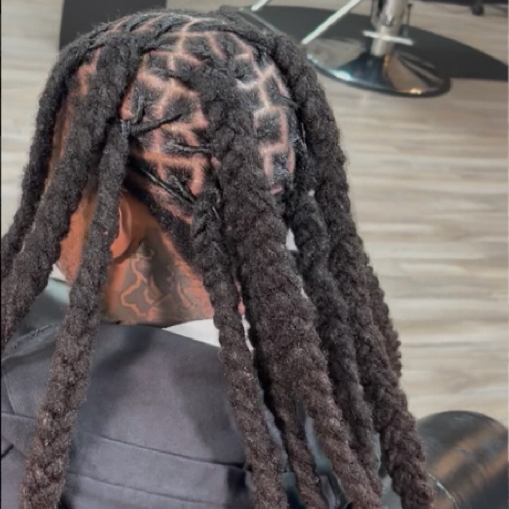Retwist + Style at NiaaDidIt in Pittsburg, CA