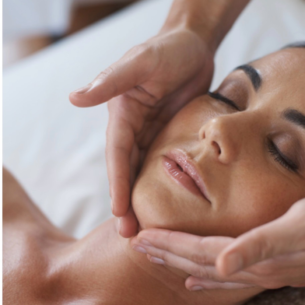 Customized Facial at BeautybyReynaStudio in Goodyear, AZ