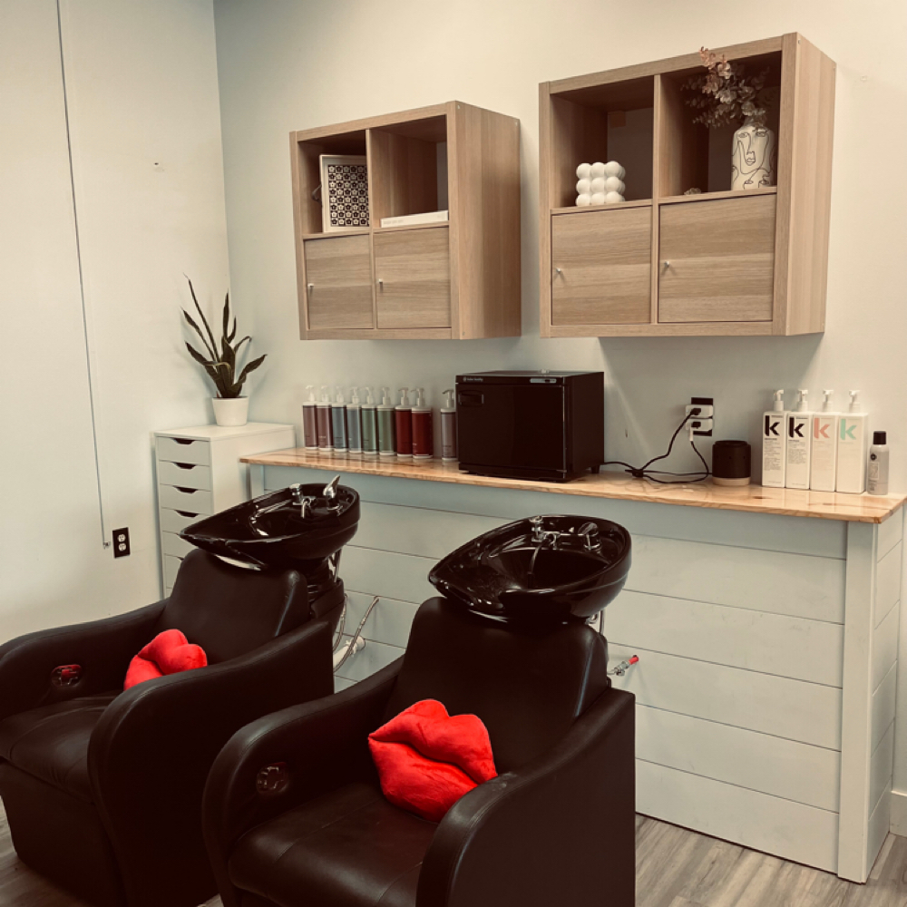 water me - hydration mask + blowdry at Mod Salon in Holts Summit, MO