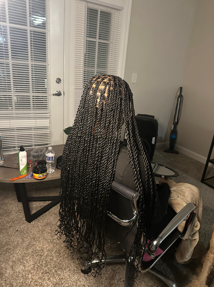 Buttlength Knotless Island Twists