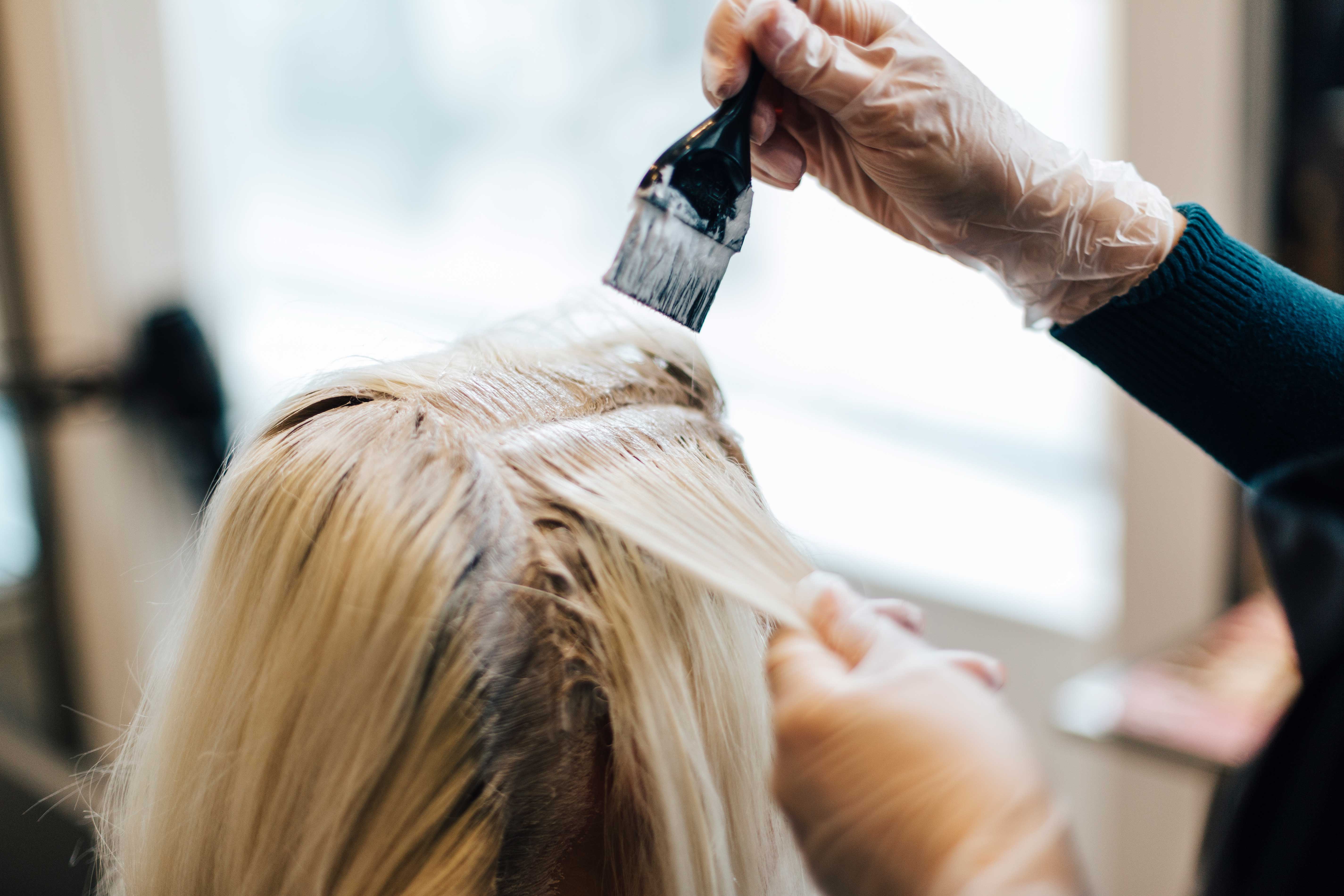 Hair root touch-up