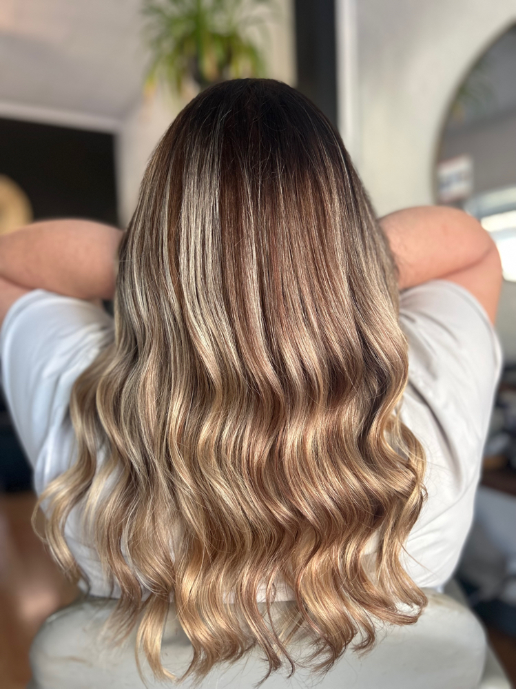 Shadow root (w/any color service) at Pretty Parlor By Lyric in Humble, TX