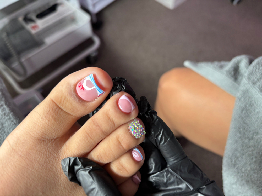 full glammed acrlyic toes