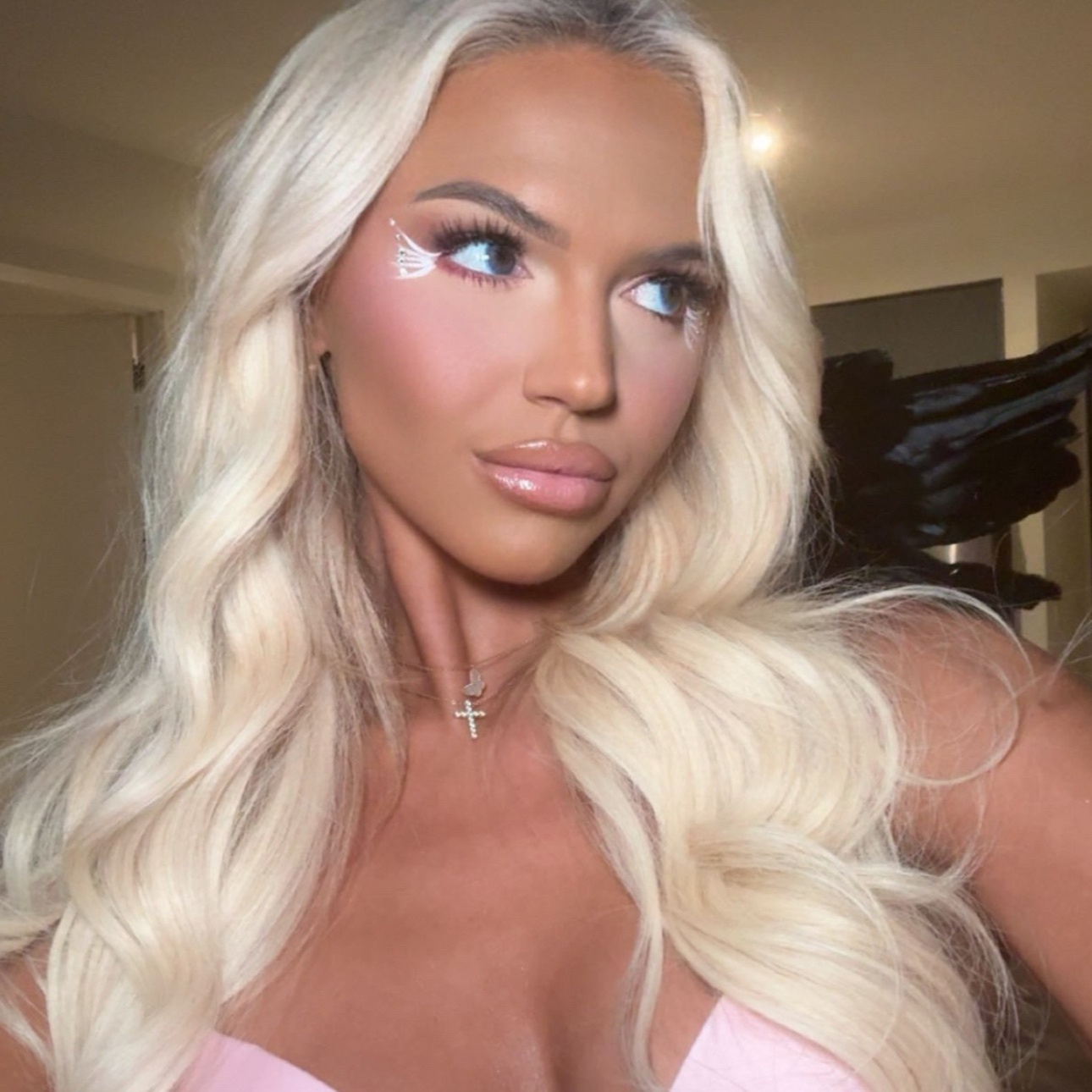 Euphoria Full Glam at Makeupbyalfonso studio in Dallas, TX