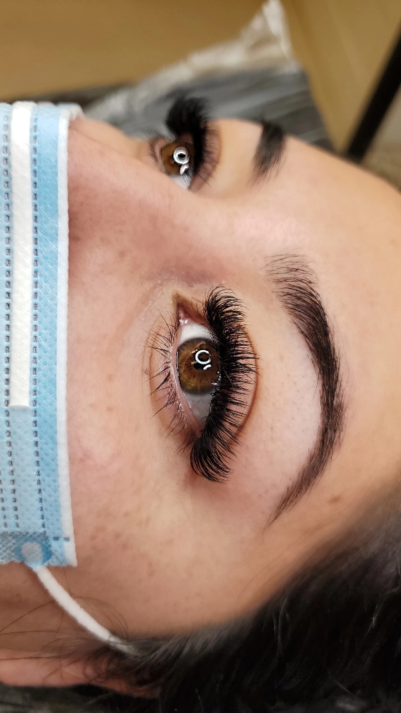 Full Set Vol/Hybrid Lash Extensions