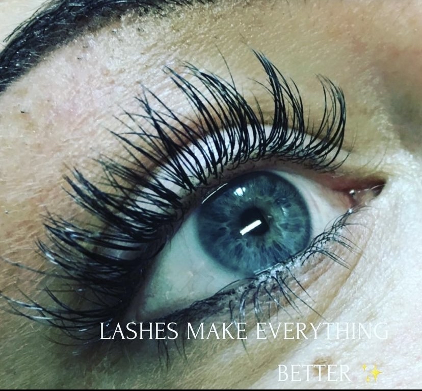 Classic Full Set Lash Extensions