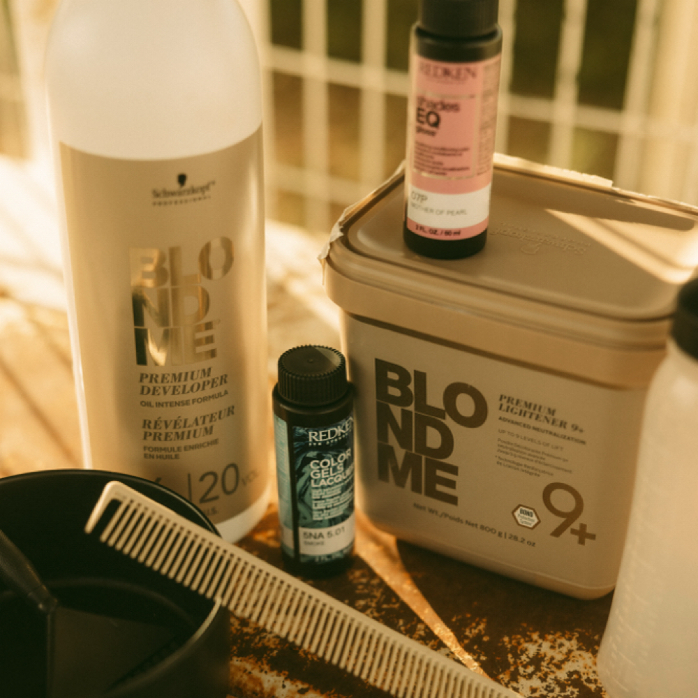 The Dimensional Blonde at Tamed Mane in Odessa, TX