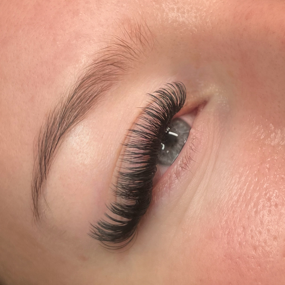 Volume Full Set Lash Extensions