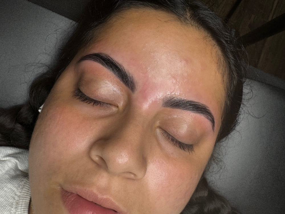 Brow Lamination & Tint
