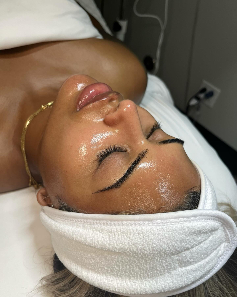 Dream Glow Luxe Hydro Facial-80 Min