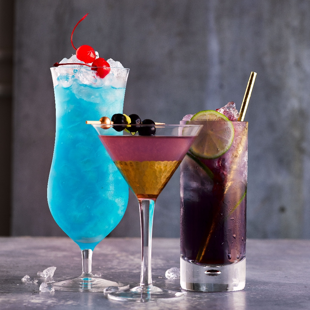 Cocktails & Hot Beverages