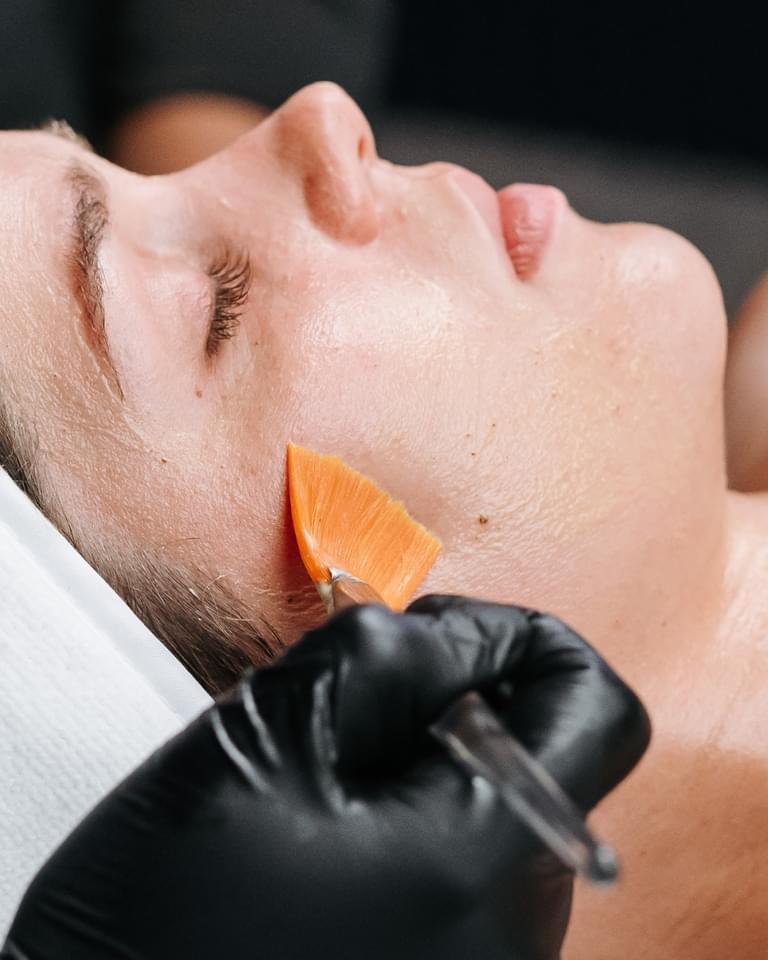 Hydrating Lactic Lunchtime Peel