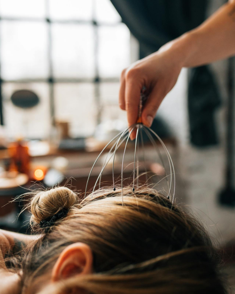 HOLISTIC SCALP SESSION & HAIRCUT