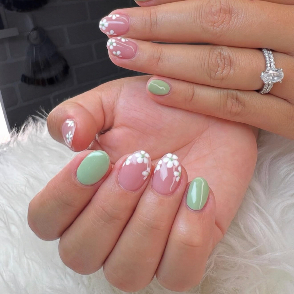 Nail manicures at UNIQUE NAILZ By Uni in Labelle, FL