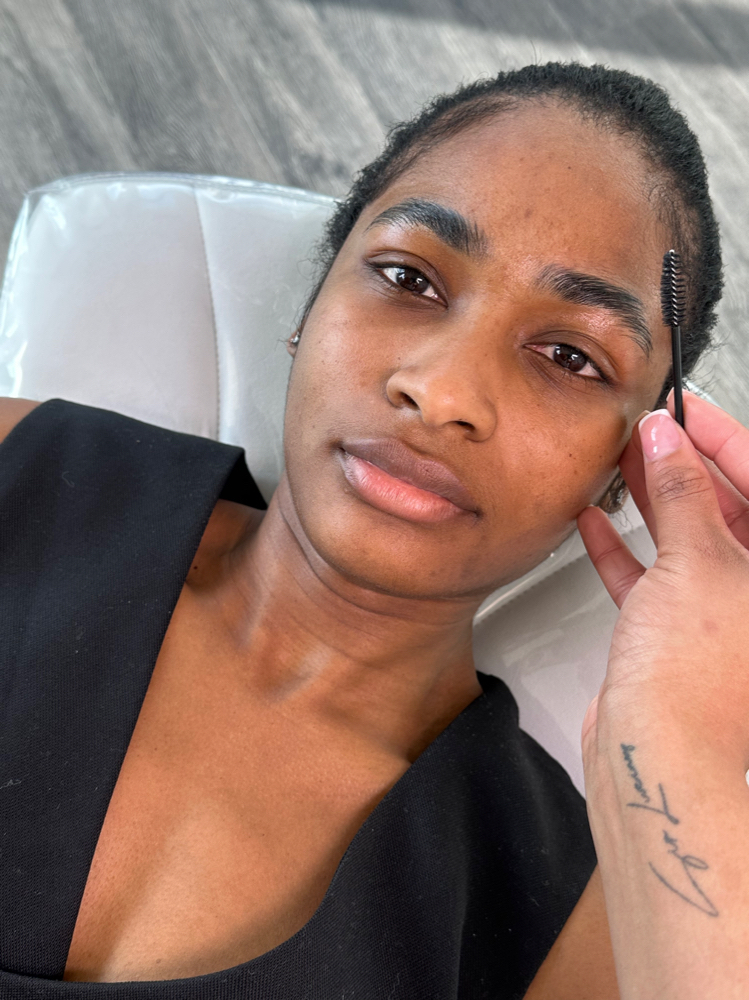 Brow Lamination w/ Shaping at THEBROWDAI in Dallas, TX