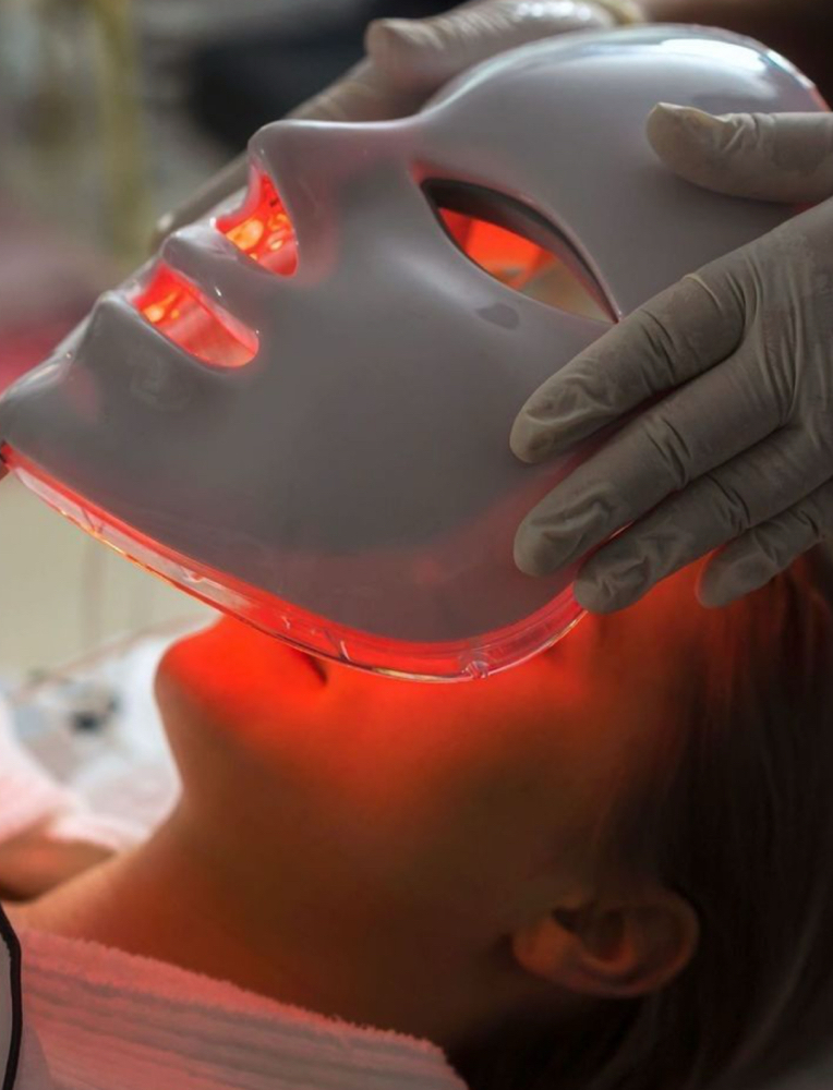 Light Therapy Mini Facial