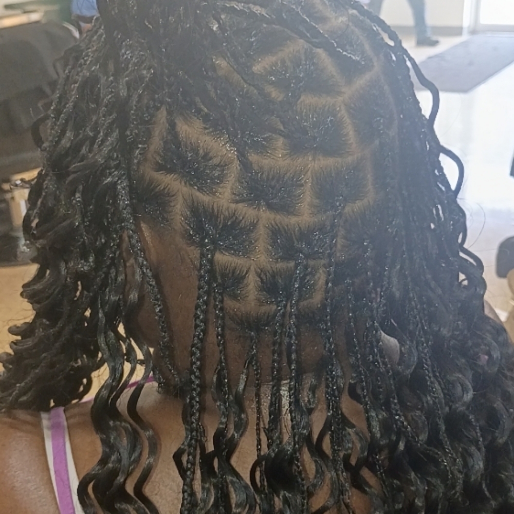 Miracle Knotless at Bri Stylez in Orlando, FL