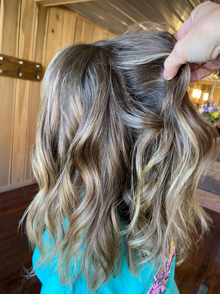 Root Touch Up/new Growth/gloss at Jwilkerson.hair in Vincennes, IN