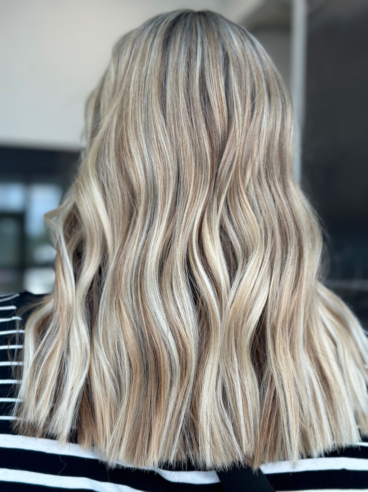 Roots And Partial Balayage/ Blowdry