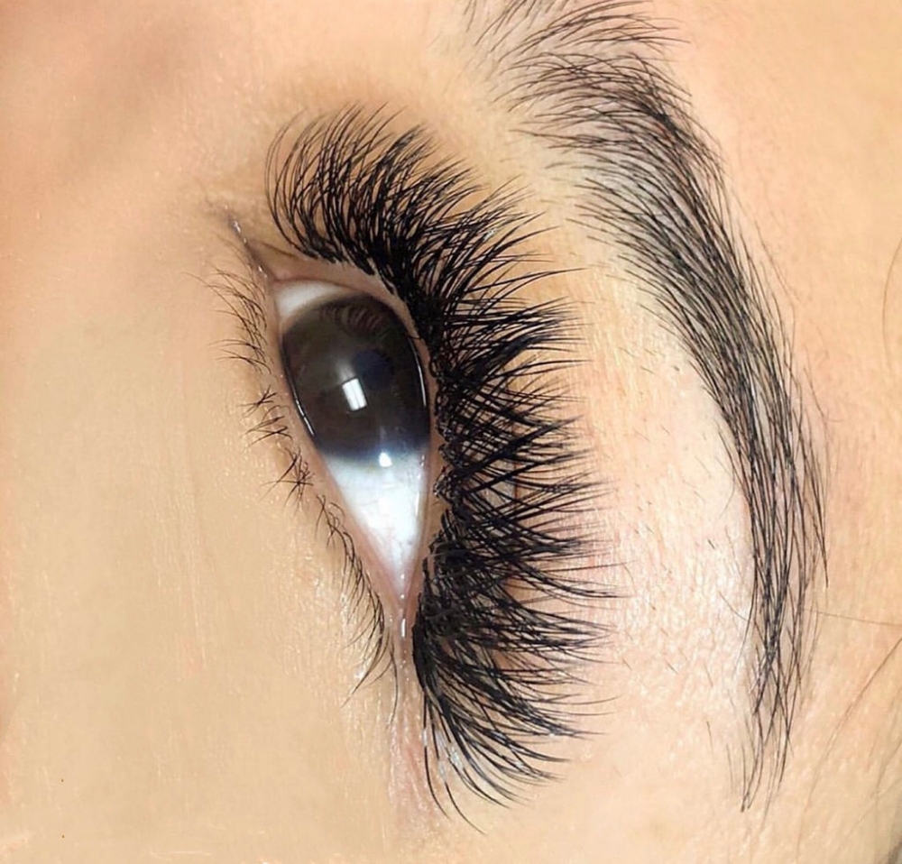 Lash Extensions: YY Set