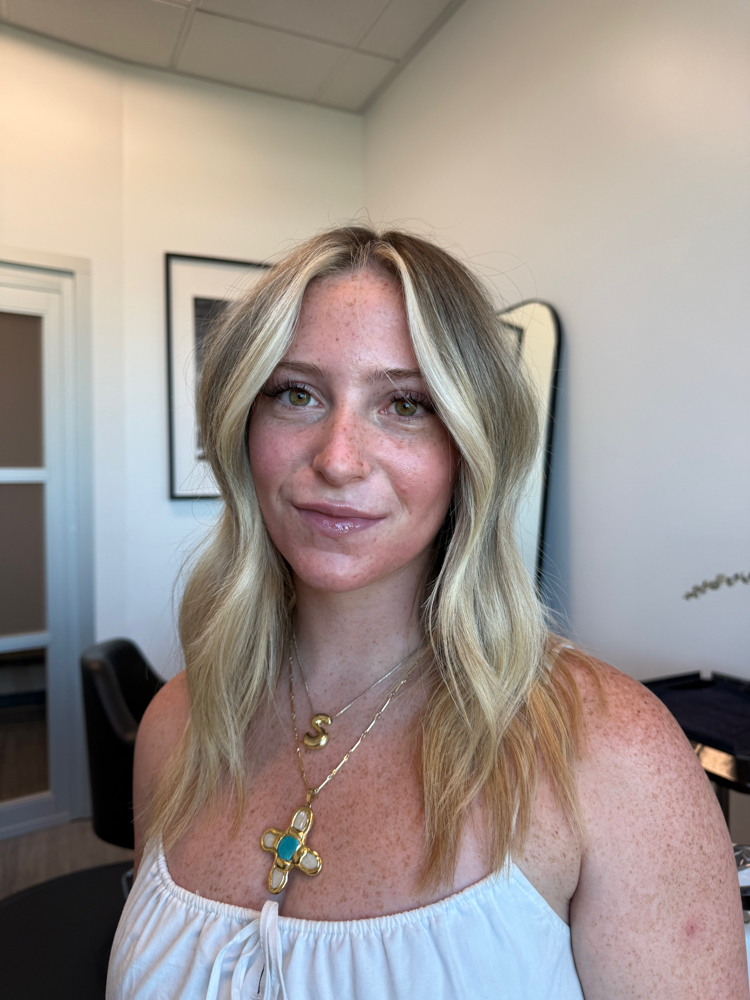Mini Highlight at Kaylinstreverhair in Aliso Viejo, CA