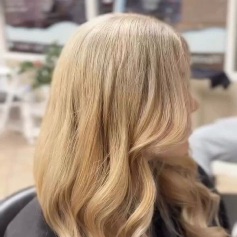 Bleach & Tone at La Quinta Salon and Day spa in CA, CA
