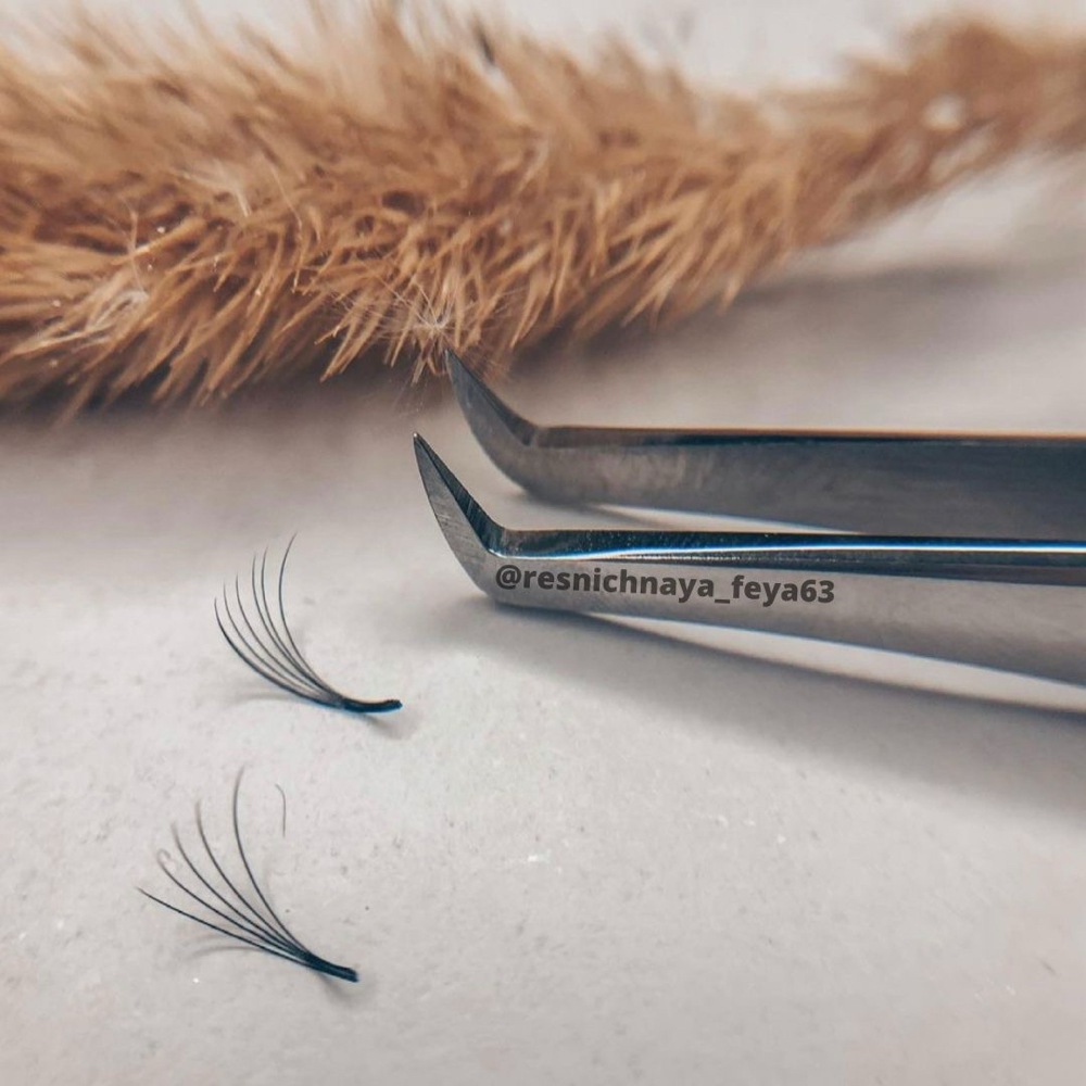 Very Light Wispy Lashes