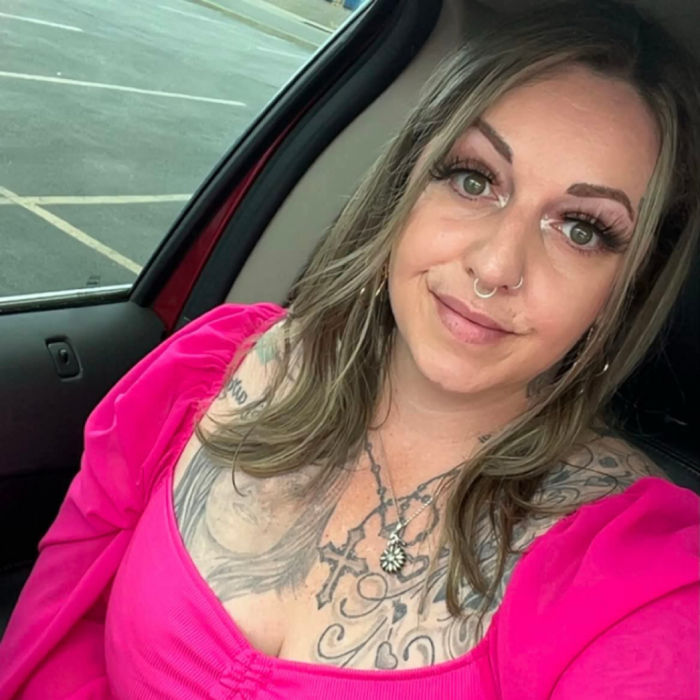 Nikki at Gloss Nails And Beauty Spa LLC in Yakima, WA