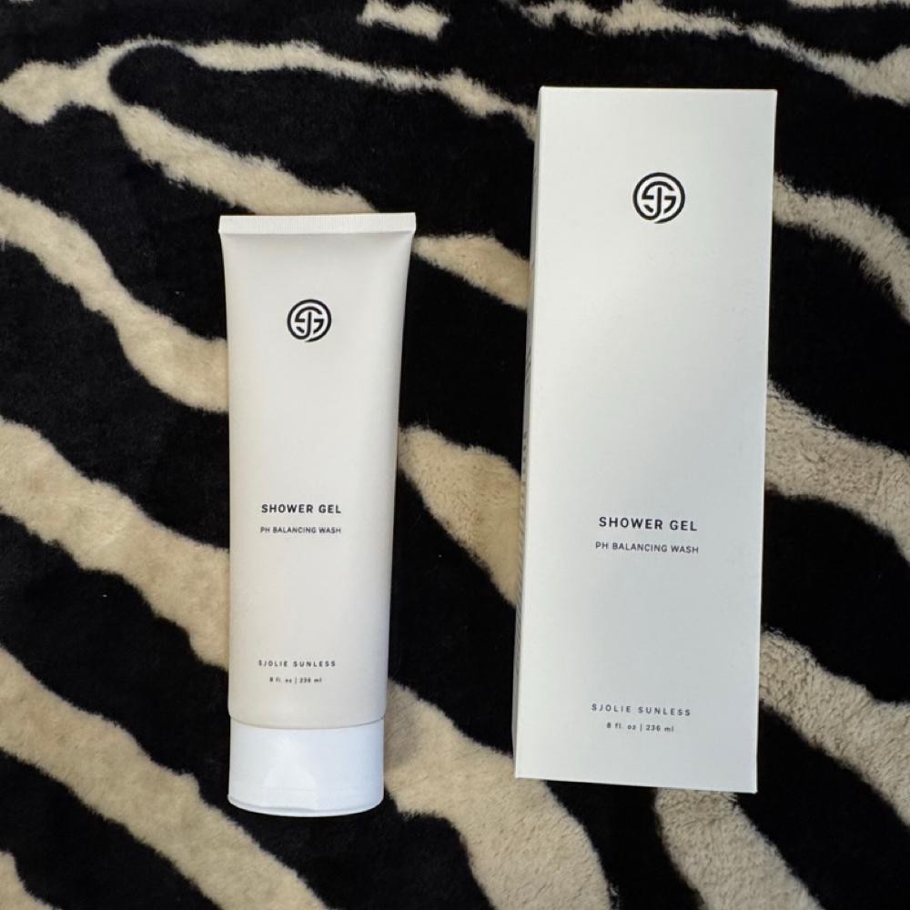 Sjolie Shower Gel at Rebel Glow Sunless in Lake Park, FL