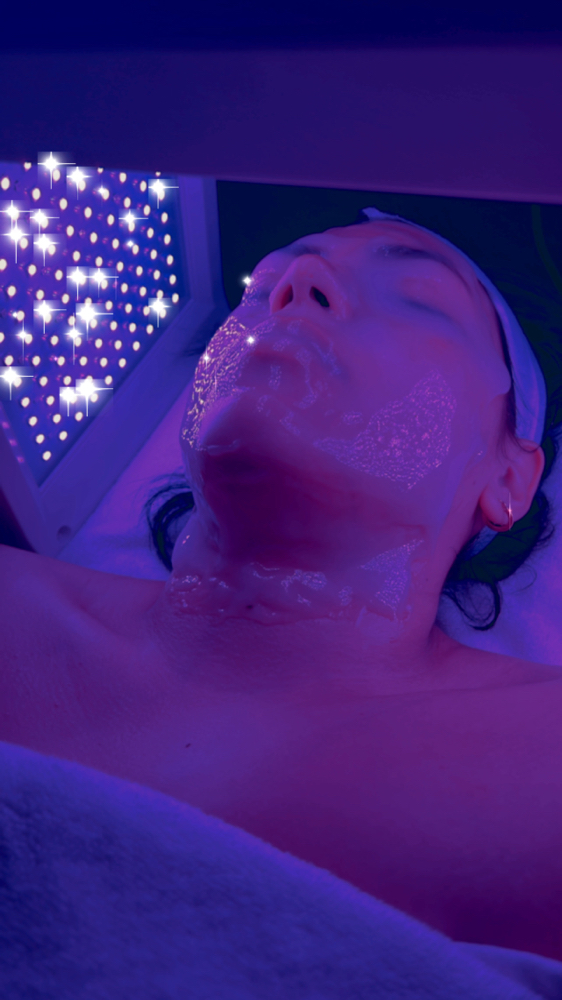 Skin Treatment w/ HydroJelly Mask
