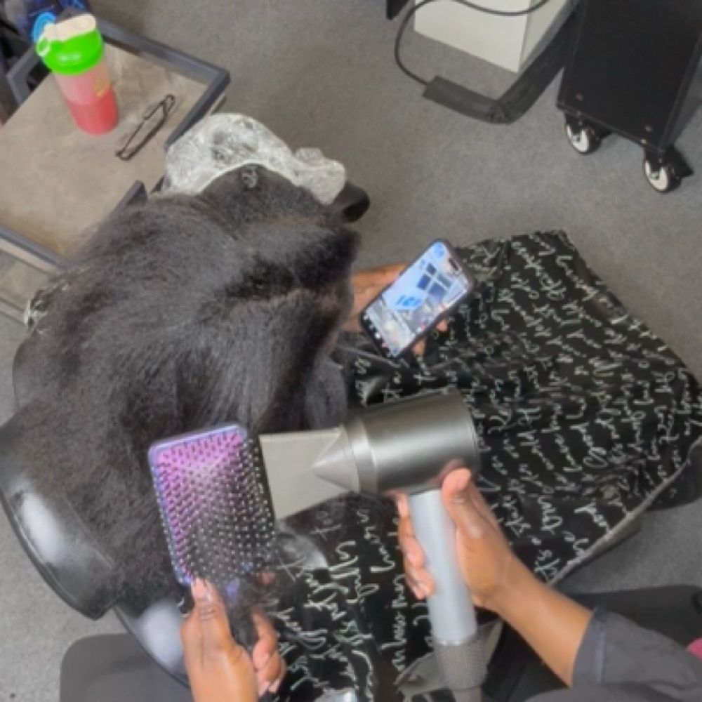 Blow Out/Round Brush at Primps Custom Care in West Hempstead, NY