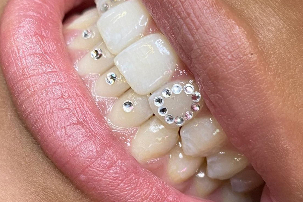 Swarovski Crystal Tooth Outline