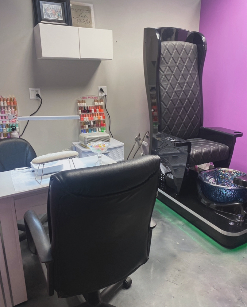 Basic Manicure / Pedicure at Healthy Nails Spa in Hazel Crest, IL