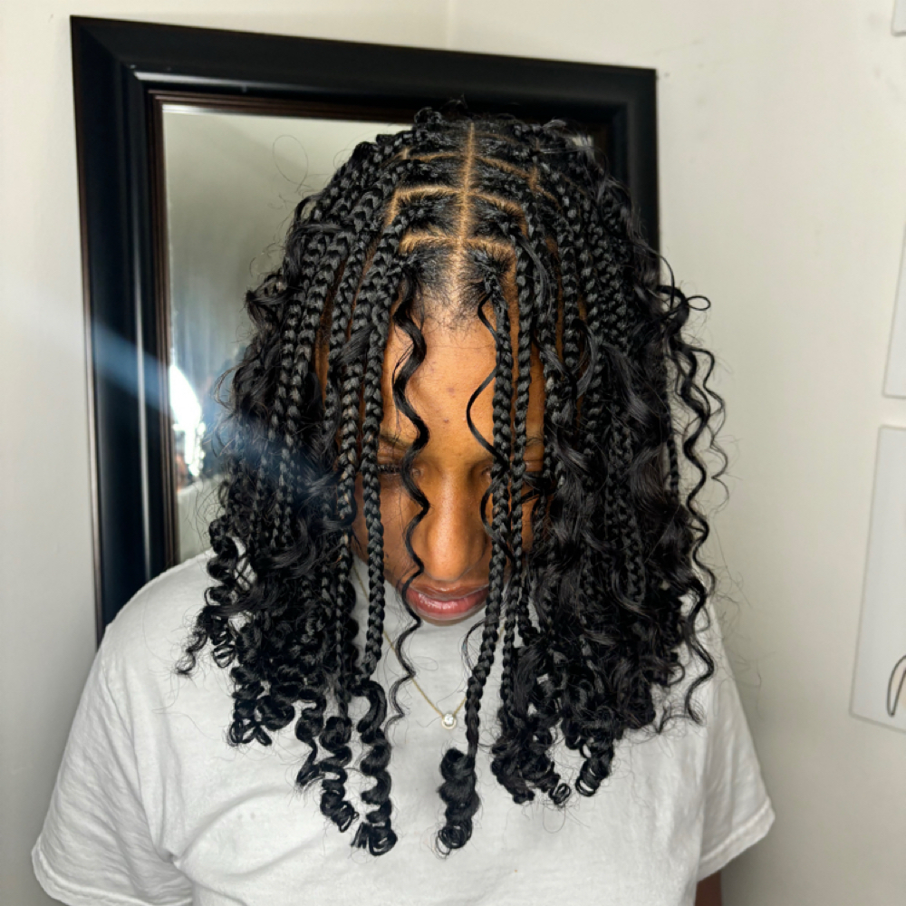 Semedium Short Knotless W/Curls at JayBraids in Richmond Hts, OH