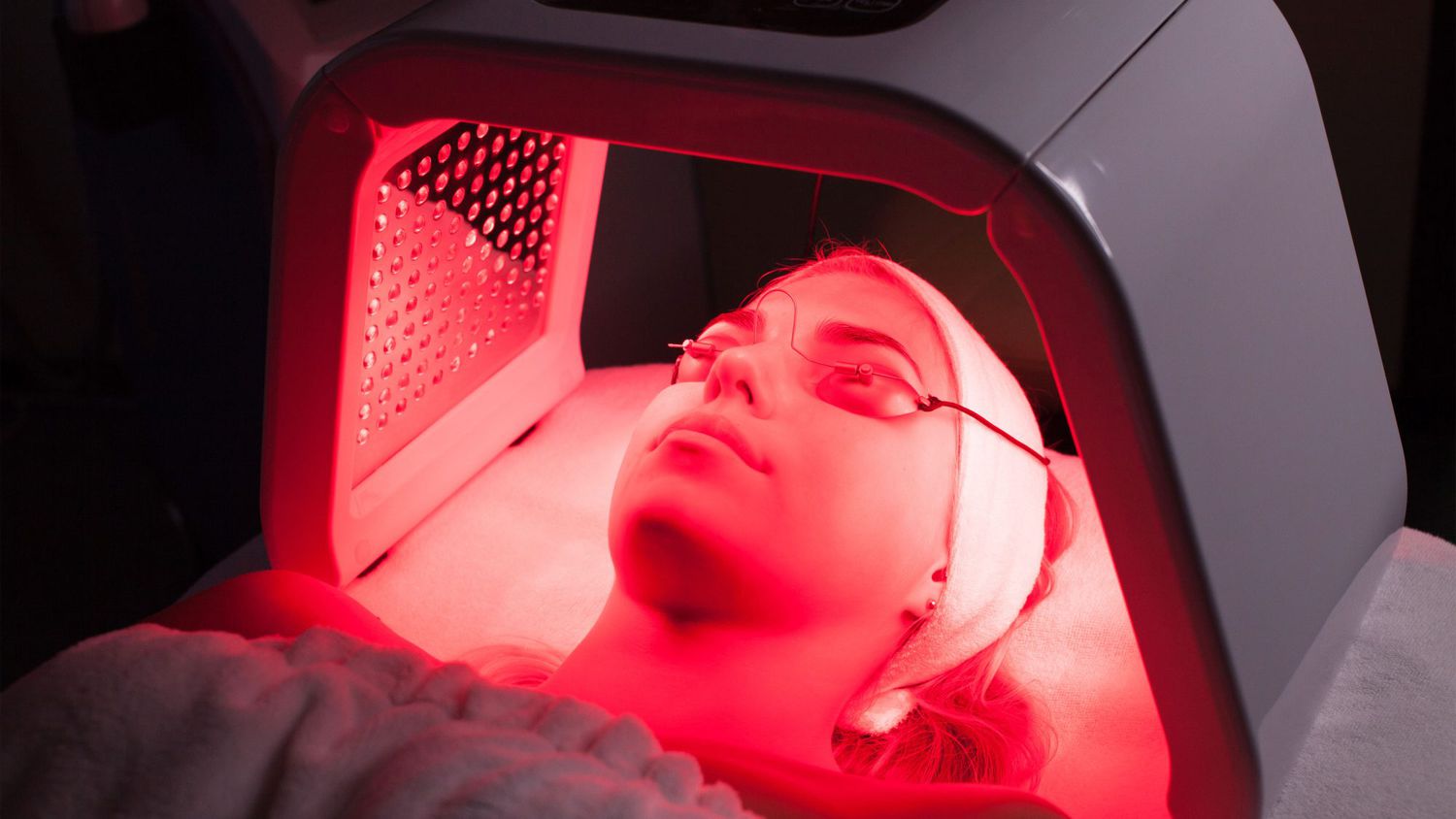 Led light therapy at Get Frosted lux Spa in Wauchula, FL