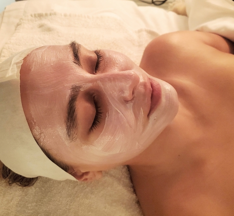 Signature Glow Facial - 70 Minutes