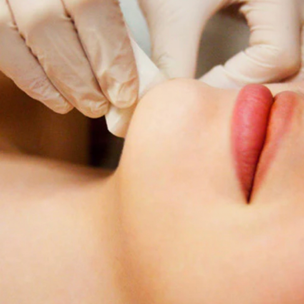 Chin wax/thread at Easy Beauty Spa in Victoria, TX
