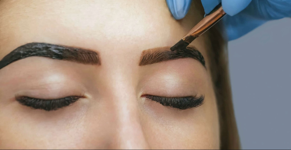 Eyebrows Tinting