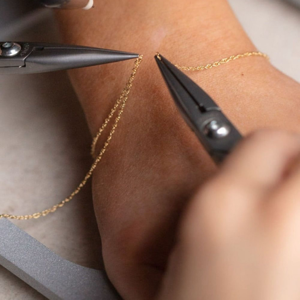Reweld at Nailed it by Henny | Cadenita Bella in Bellflower, CA