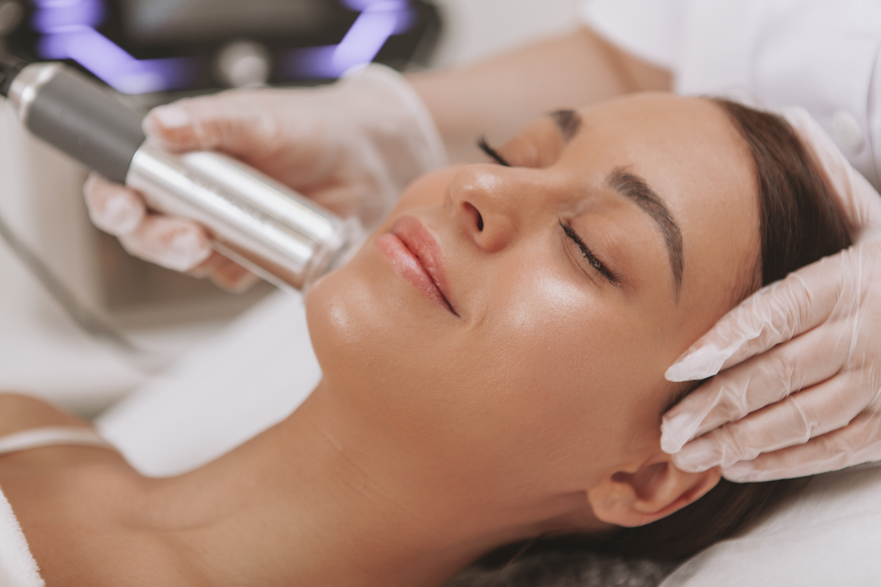 BRIGHTENING FACIAL