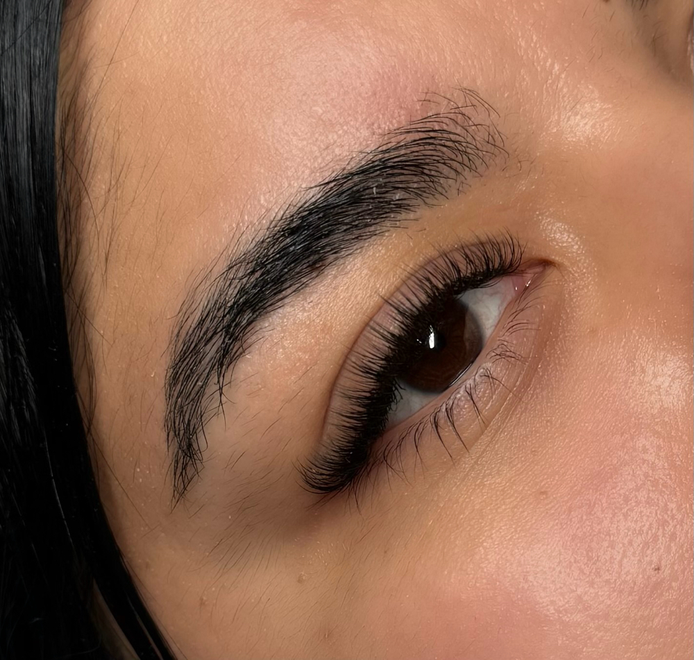Hybrid lashes at Bella Nella in Fairdale, KY