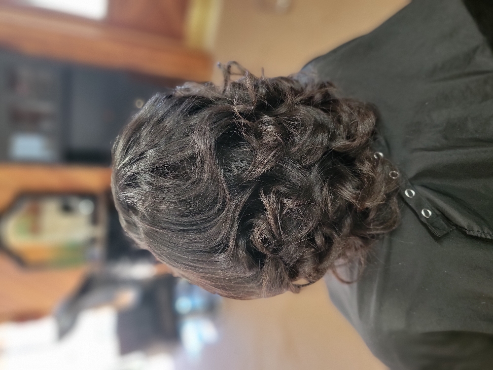 Treatments/Conditioner at Strictly Business & Co Beauty Salon in Americus, GA