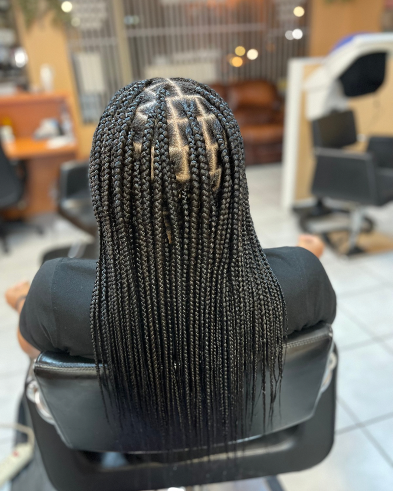 Medium Knotless Braids