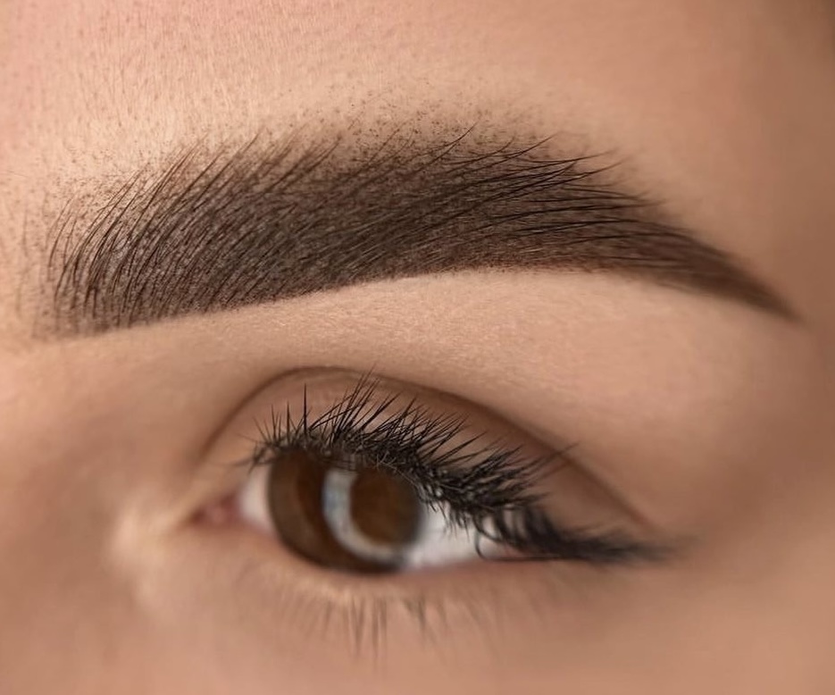 Permanent eyebrow makeup