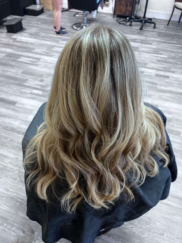 Full Highlight at Lox ‘N Iron Salon LLC in Cleveland, TN